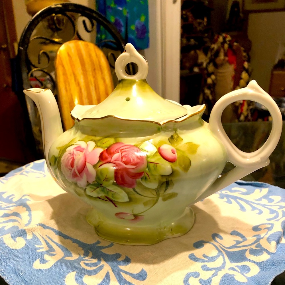 COPY - Lovely LEFTON MUSICAL TEAPOT With ROSES